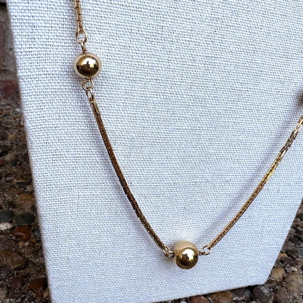 Vintage Avon Gold Tone Chain‎ Station Necklace 26